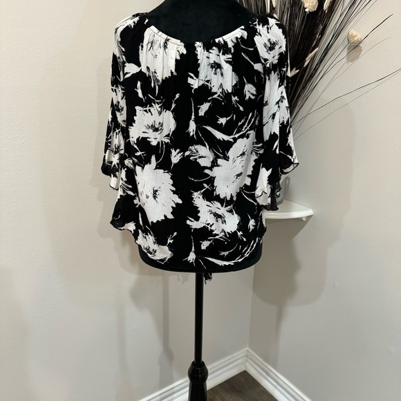 Meghan Los Angeles women size small, flowy 3/4 sleeve - Picture 5 of 9